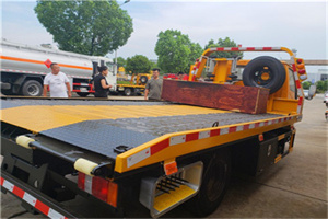 新北附近拖车电话号码服务